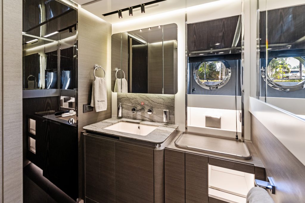 80' Azimut XTREME' Miami Luxury Modern Yacht Rental Charter