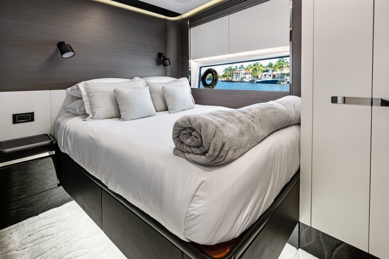 80' Azimut XTREME' Miami Luxury Modern Yacht Rental Charter