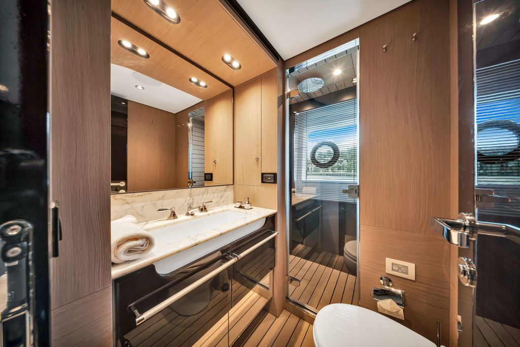 88' Azimut CLOUD 9' Miami Luxury Modern Yacht Rental Charter