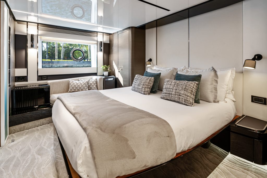 80' Azimut XTREME' Miami Luxury Modern Yacht Rental Charter