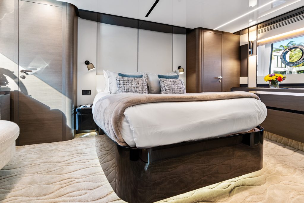 80' Azimut XTREME' Miami Luxury Modern Yacht Rental Charter