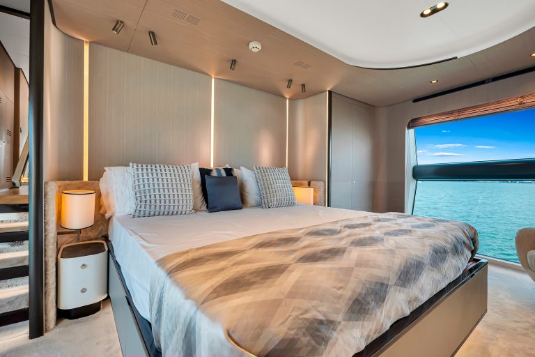 88' Azimut CLOUD 9' Miami Luxury Modern Yacht Rental Charter