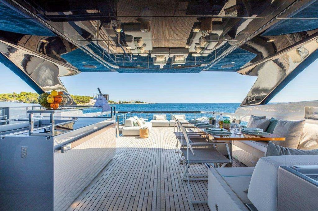 100' Riva STW' Nassau Luxury Modern Yacht Rental Charter