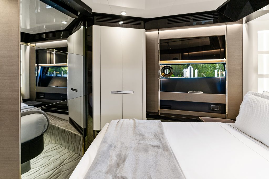 80' Azimut XTREME' Miami Luxury Modern Yacht Rental Charter