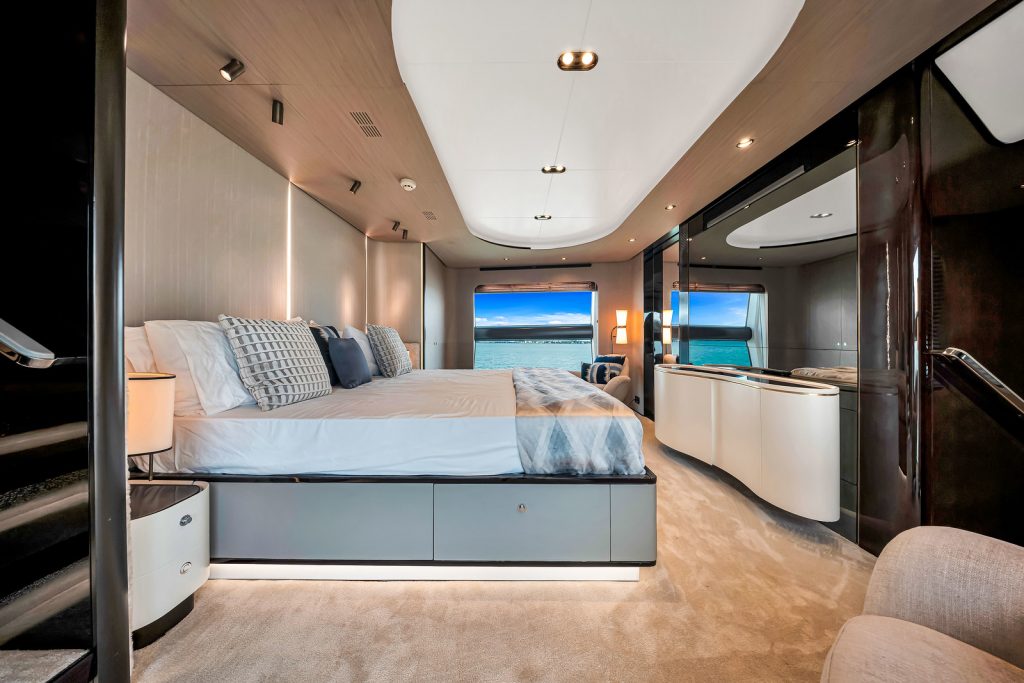 88' Azimut CLOUD 9' Miami Luxury Modern Yacht Rental Charter