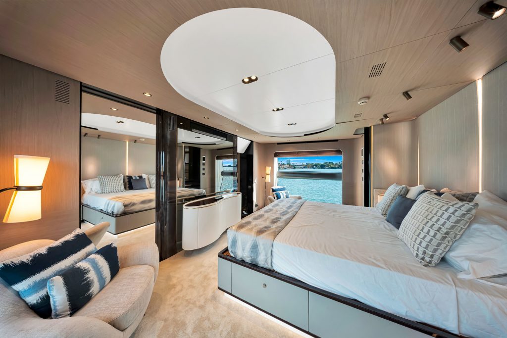 88' Azimut CLOUD 9' Miami Luxury Modern Yacht Rental Charter