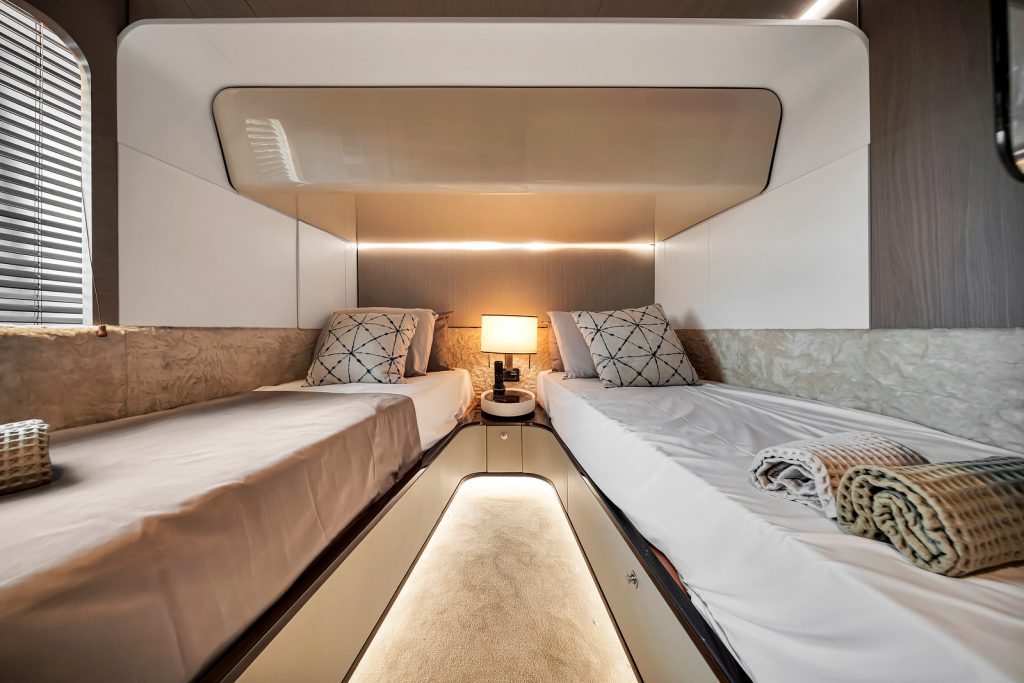 88' Azimut CLOUD 9' Miami Luxury Modern Yacht Rental Charter