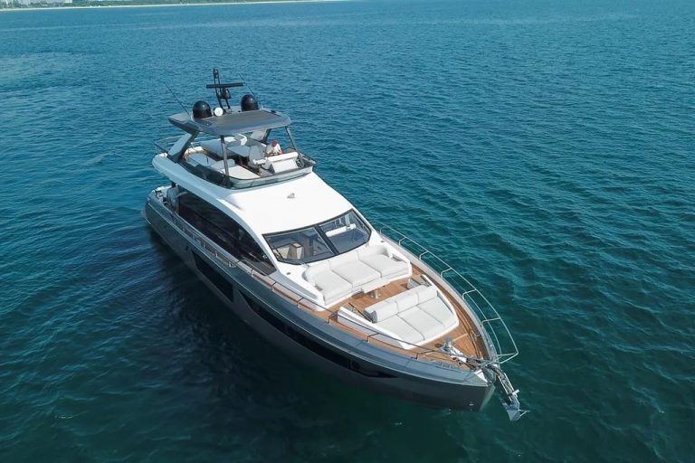 68' Azimut SPYSEA' Miami Luxury Modern Yacht Rental Charter