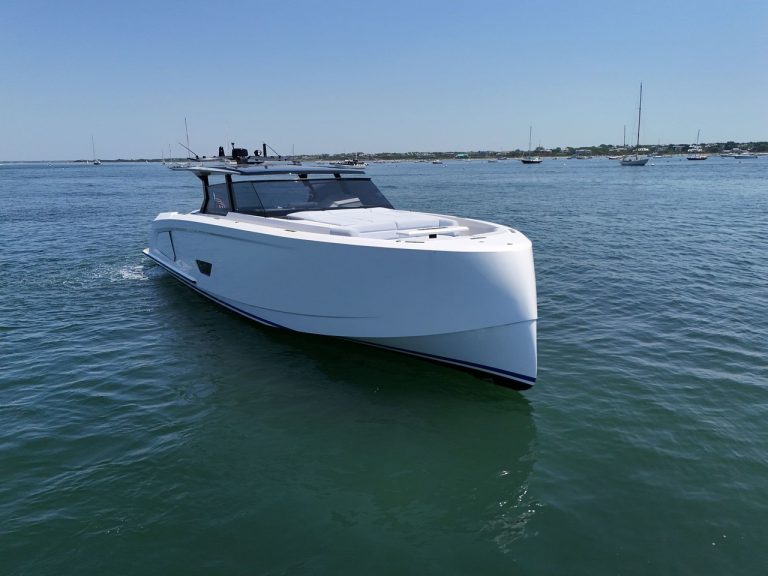 58' Vanquish' Palm Beach Luxury Modern Yacht Rental Charter