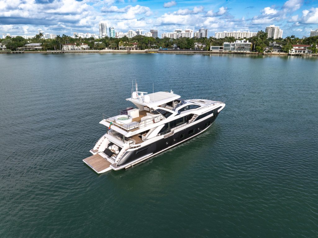 88' Azimut CLOUD 9' Miami Luxury Modern Yacht Rental Charter