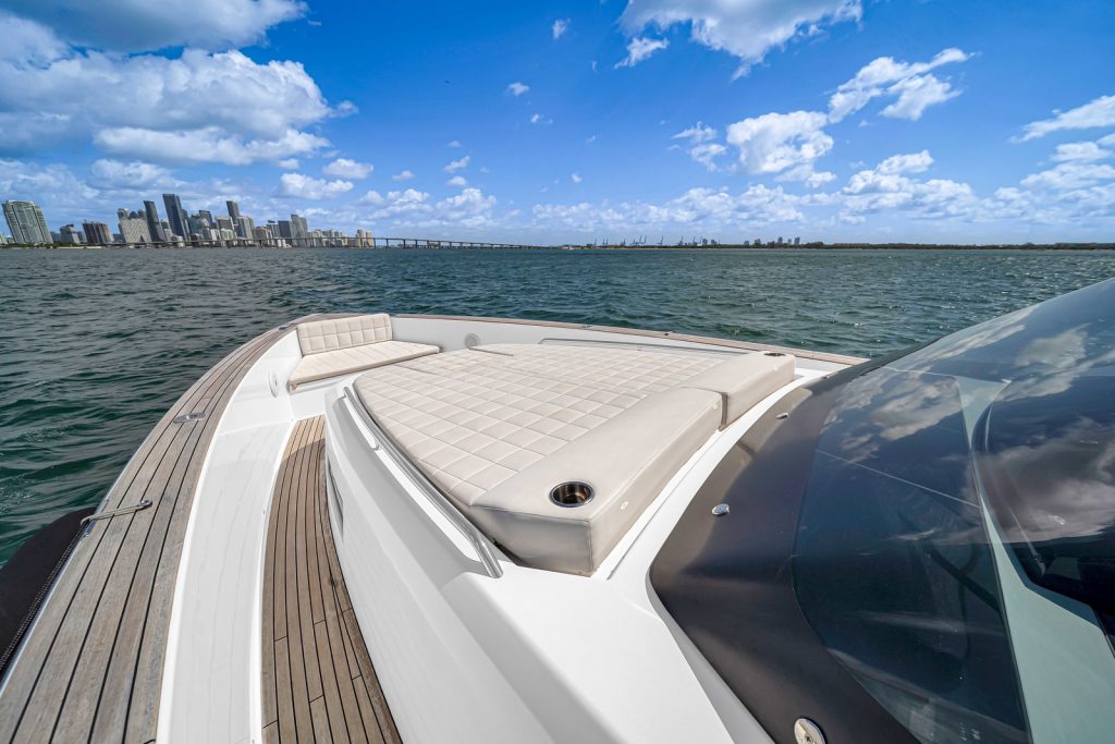 43' Pardo' Miami Luxury Modern Yacht Rental Charter