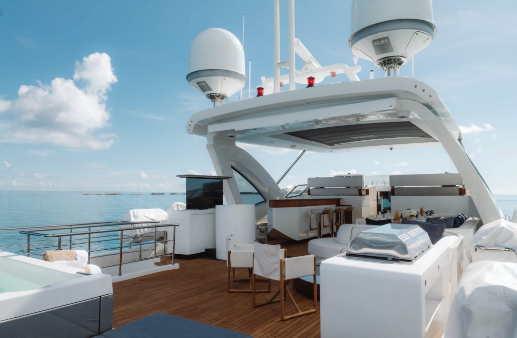 105' Azimut' Miami Luxury Modern Yacht Rental Charter