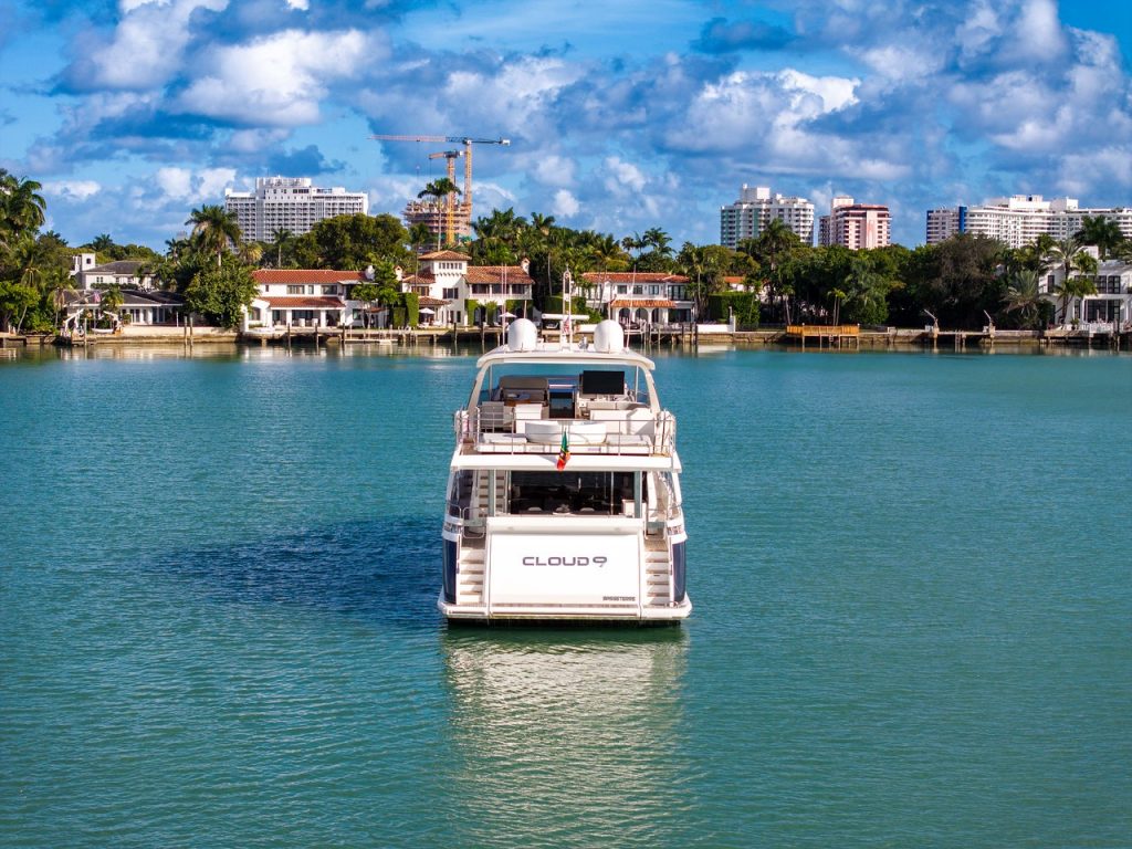 88' Azimut CLOUD 9' Miami Luxury Modern Yacht Rental Charter