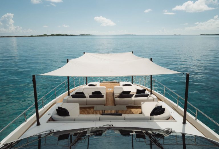 105' Azimut' Miami Luxury Modern Yacht Rental Charter