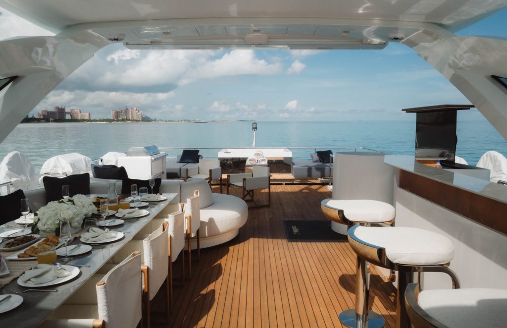 105' Azimut' Miami Luxury Modern Yacht Rental Charter